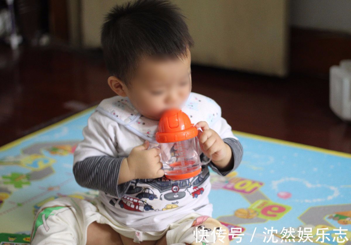 彤彤|3岁半孩子因喝水进医院，医生提醒三个时间段不要给孩子喝水