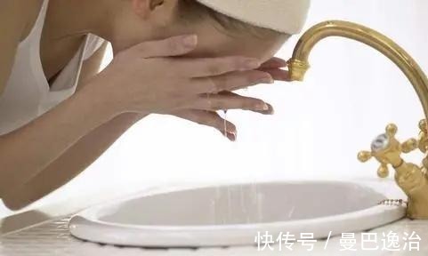 延缓衰老|“老得慢”的女人,大多有2个好习惯,若你也做到,或许人显年轻