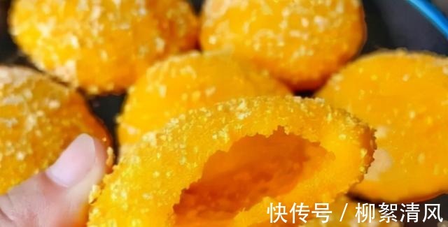做南瓜饼时，只加糯米粉是错误的！多加这2样，南瓜饼香甜又软糯！