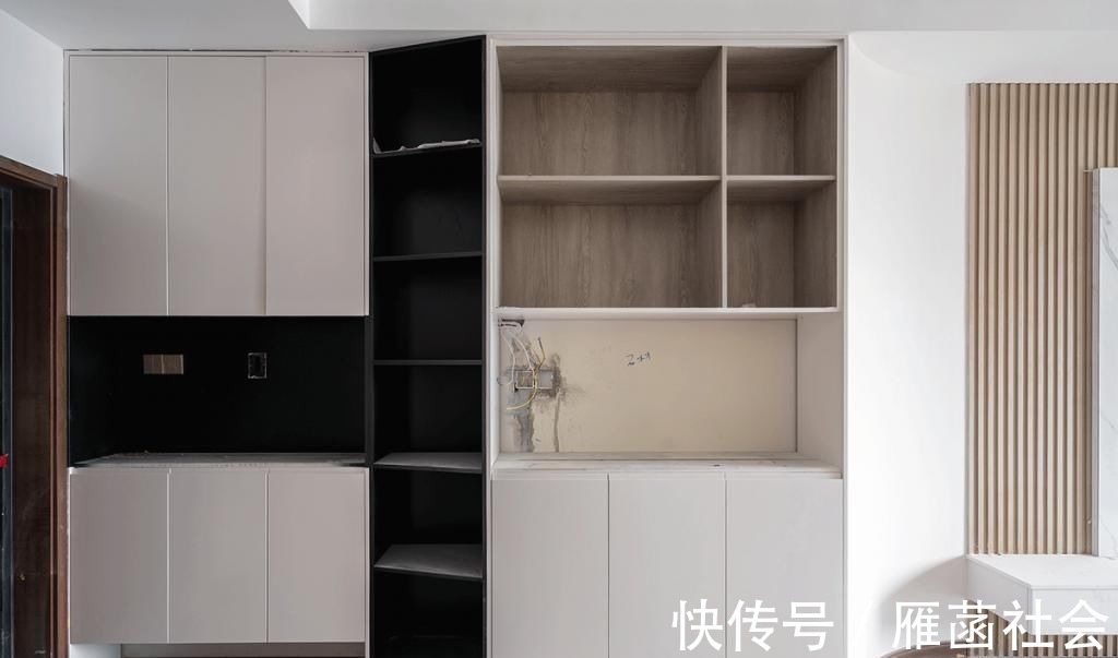 一体柜|决定了,玄关和餐厅就打一体柜,三段式收纳占地不到1㎡,实用