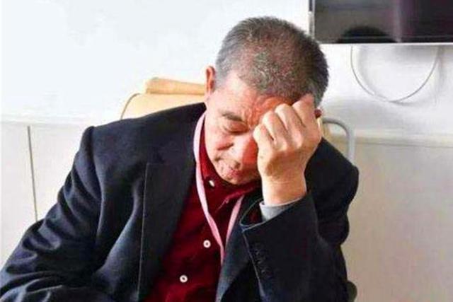 满月|67岁奶奶三胎满月,18岁孙女来看望,看到姑姑后,孙女开始了抱怨