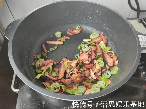 细砂糖|70岁外婆雷打不动，3天吃1次它，眼不花耳朵灵，腿脚特利索！