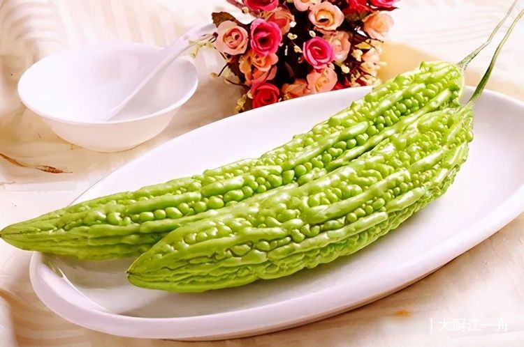 爽口|入伏后,苦瓜就得这样吃,一点苦味也没有,清凉爽口还解腻