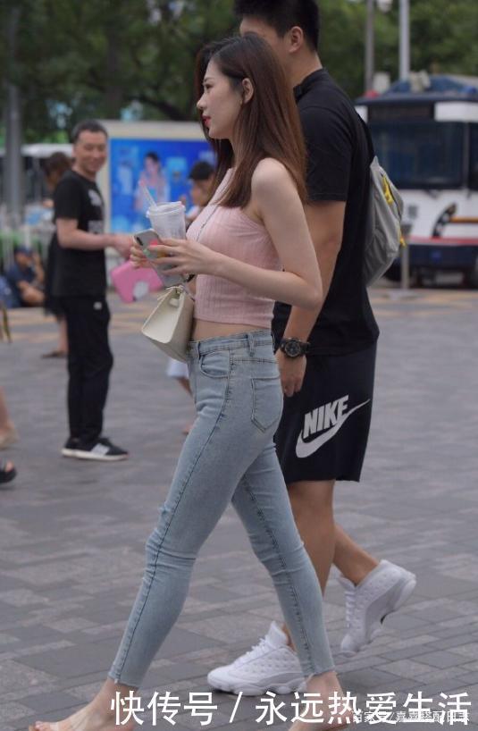 酷中带甜甜中带酷的搭配,总有一款你喜欢