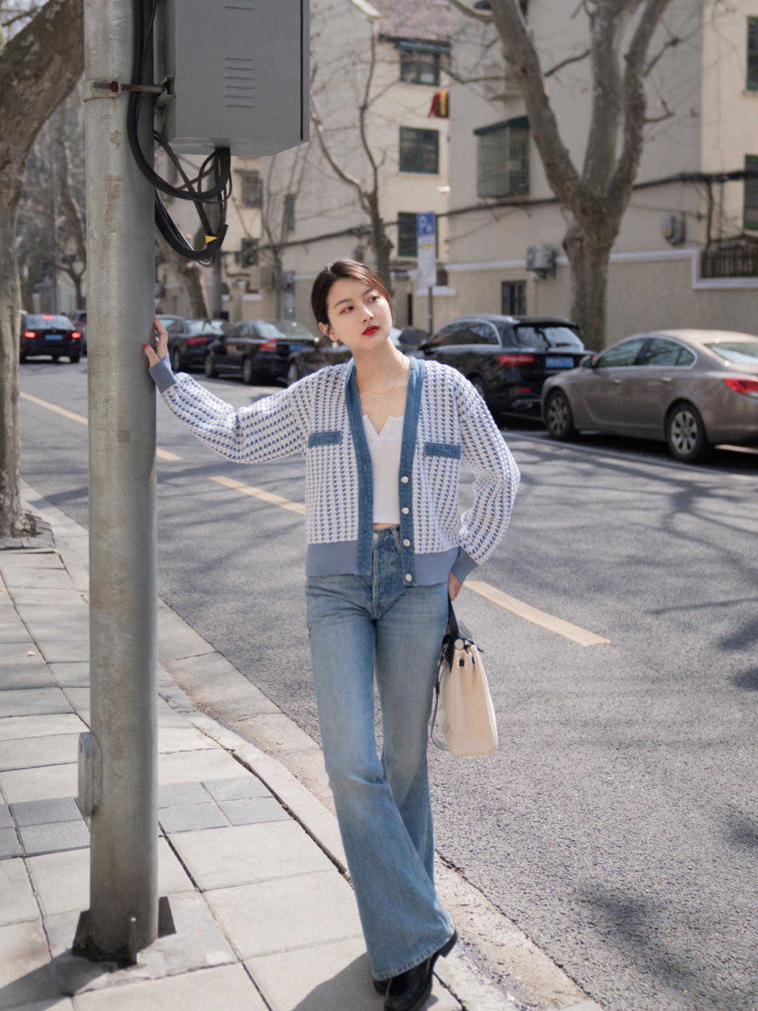 小姐姐|女生如何拥有大长腿?试一试“牛仔裤”这样穿,不仅显瘦还百搭