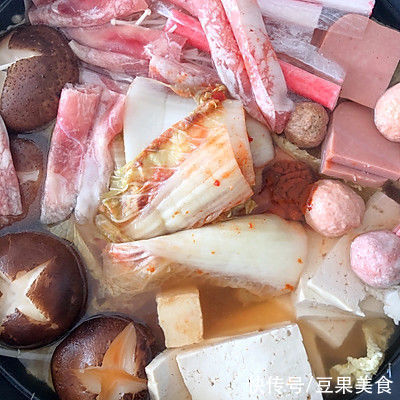 鲜香下饭的#暖冬酱在手,嗨吃部队锅#,你喜欢吗?