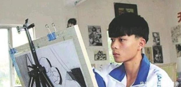 徒弟|18岁男孩用圆珠笔画画走红网络,被央美拒绝,网友喊话冷军收徒弟
