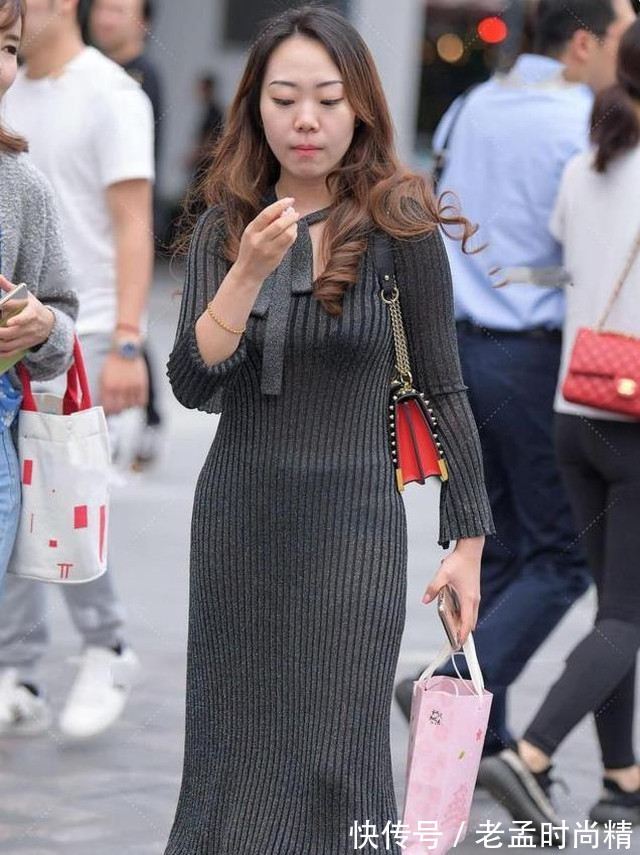 瑜伽裤 针织裙的问世，让瑜伽裤没地位了，穿裙子能修身还有优雅气质