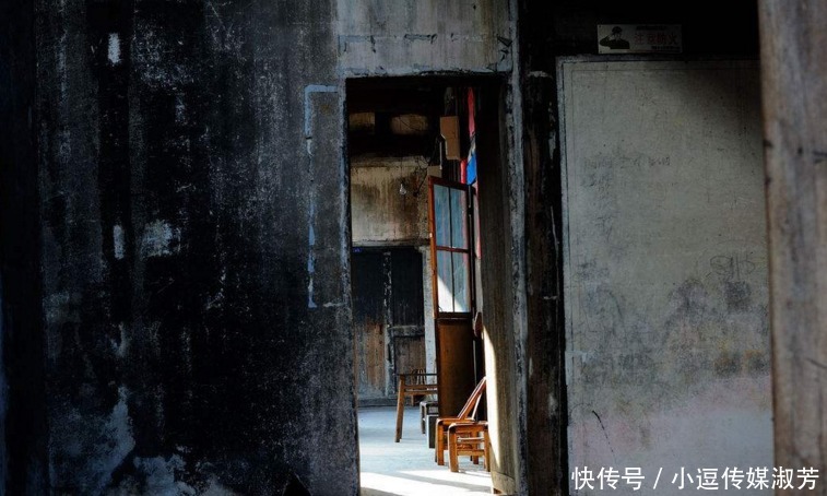 张爱玲的人生启示录:原生家庭欠你的,你要自己拿回来