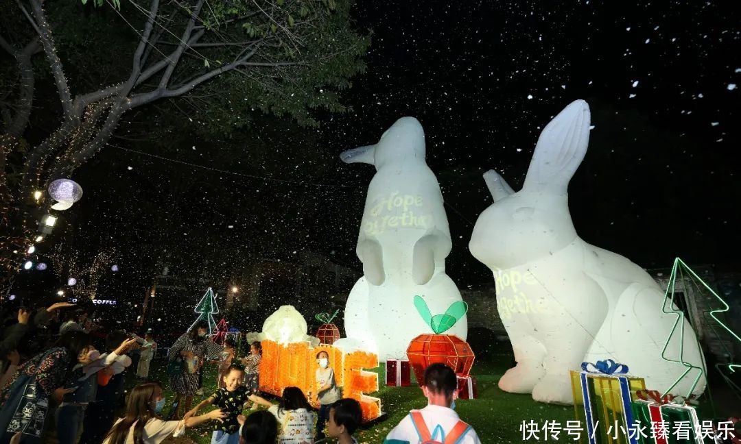 可爱|超萌超可爱!11米光影巨兔首次亮相禅城
