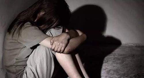 儿子|夫妻“亲热”被儿子撞见,接下来,爸爸的举动让人称赞