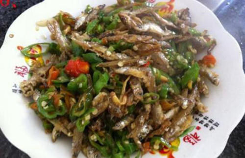  优选|美食优选：小炒鱼干，蚝油鱼片，农家脆鸭肠，凉拌秋葵的做法