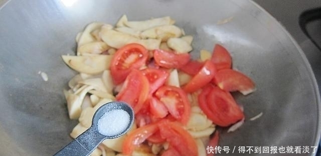 婆婆的晚餐,晒到朋友圈,几十年不变的样子,就是爱吃这样的菜