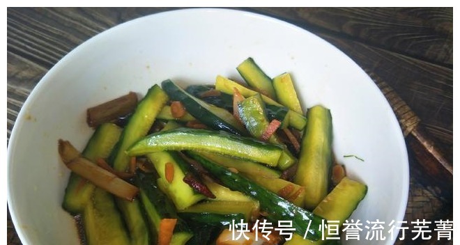 妈妈|妈妈用了10多年的腌黄瓜方法，详细做法教会你，清脆爽口，嘎嘣！