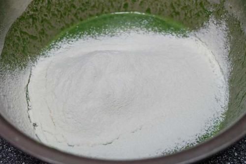 白砂糖|5颗鸡蛋，一把菠菜，就可以吃到又嫩又润的戚风蛋糕，总吃也不够
