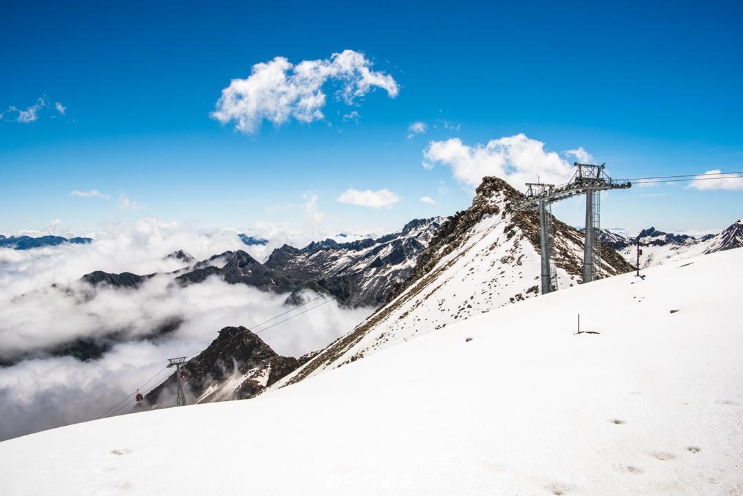 夏天|武汉广州热成狗，四川此地却结冰积雪，一刻钟从夏天穿越到冬天！