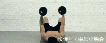 手臂|让肱二头肌越来越饱满，“哑铃向上弯曲”坚持练起来