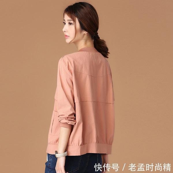 淡然 春装换这几款韩潮袭人外套,敝开穿搭配印花T恤,十分吸睛又时髦