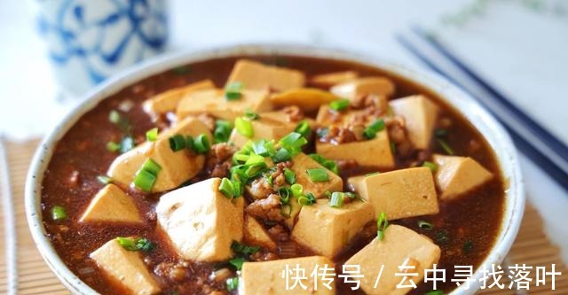 一款让你百吃不腻的菜品,口感一流,汤汁更下饭,让你越吃越馋!
