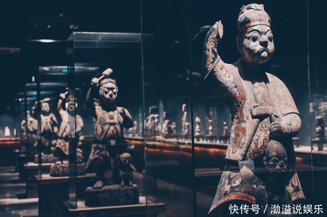 美国男子来华留学,收藏10万件中国古董,40年后身家轻松过亿