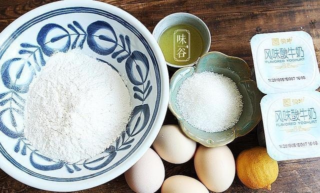 不用烤箱也能做的酸奶蛋糕，又香又软，更适合孩子吃，也不会上火！