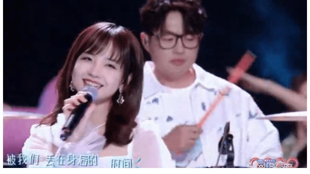 央视网络春晚小年夜率先播出：王冰冰造型绝美，周深新歌舞台首秀