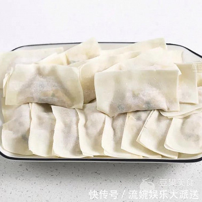 鹅妈妈钛晶|豆腐锅贴的做法