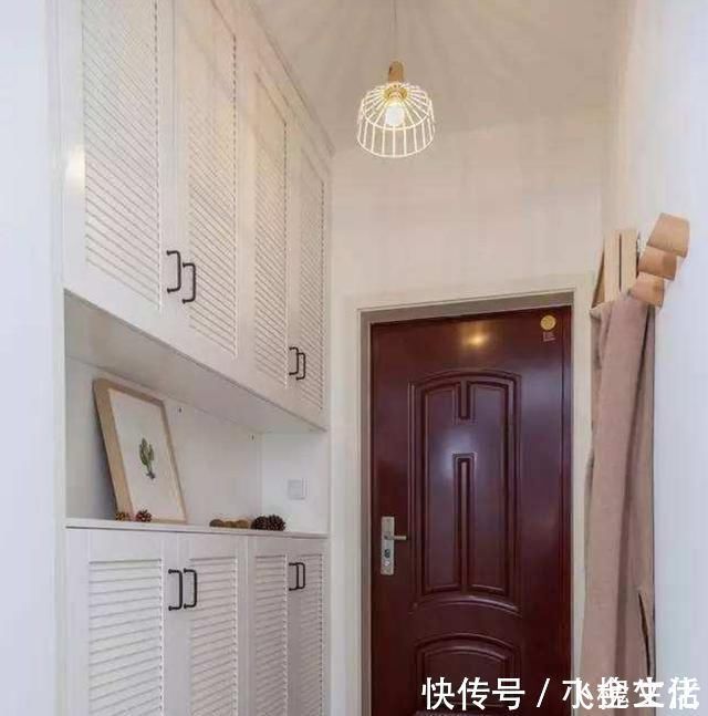 实用|等我有房了玄关一定这样设计,能放鞋、挂衣服,当隔断,漂亮实用
