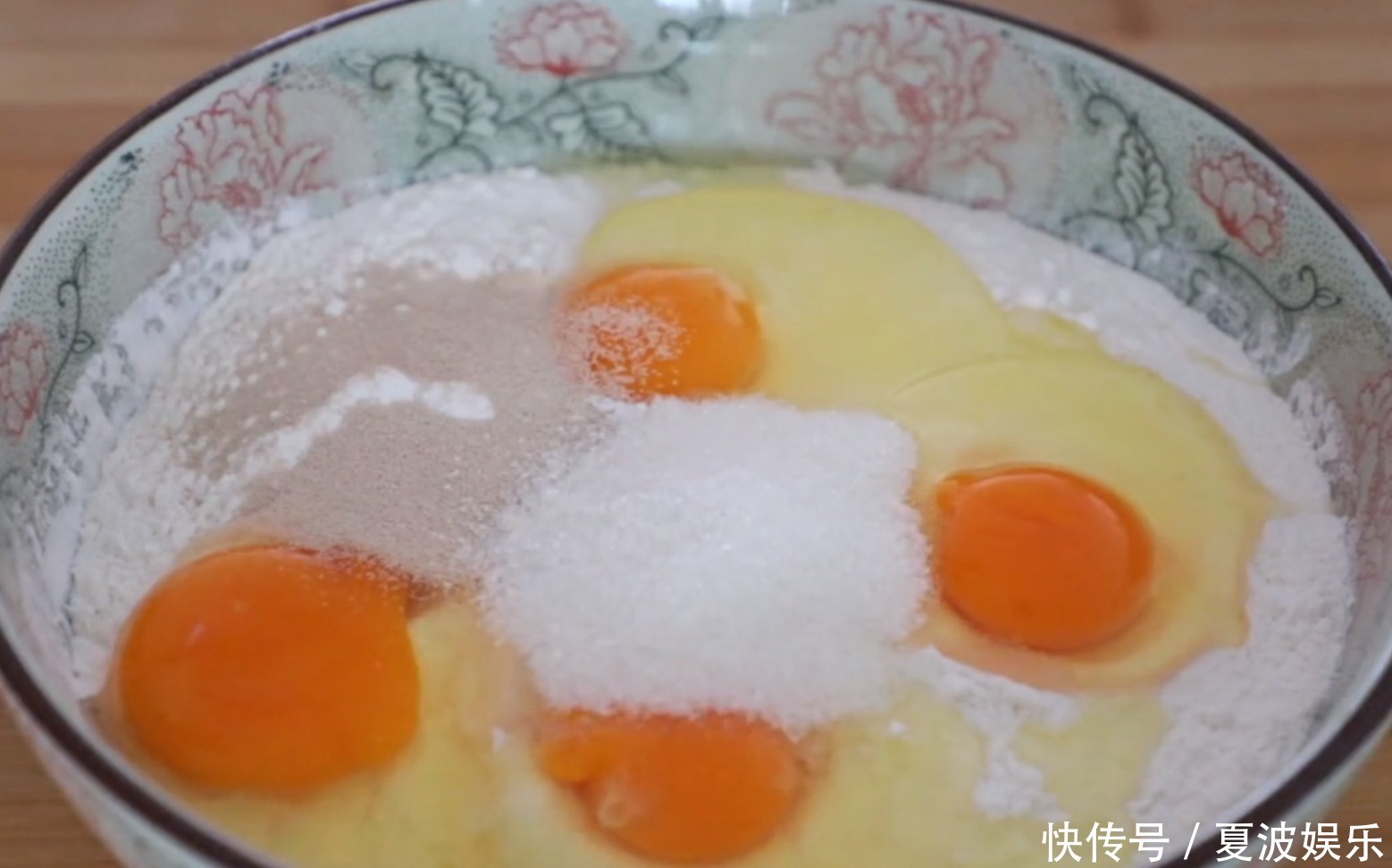 正宗发面饼一斤面粉,4个鸡蛋,蓬松暄软又香甜,比面包还好吃