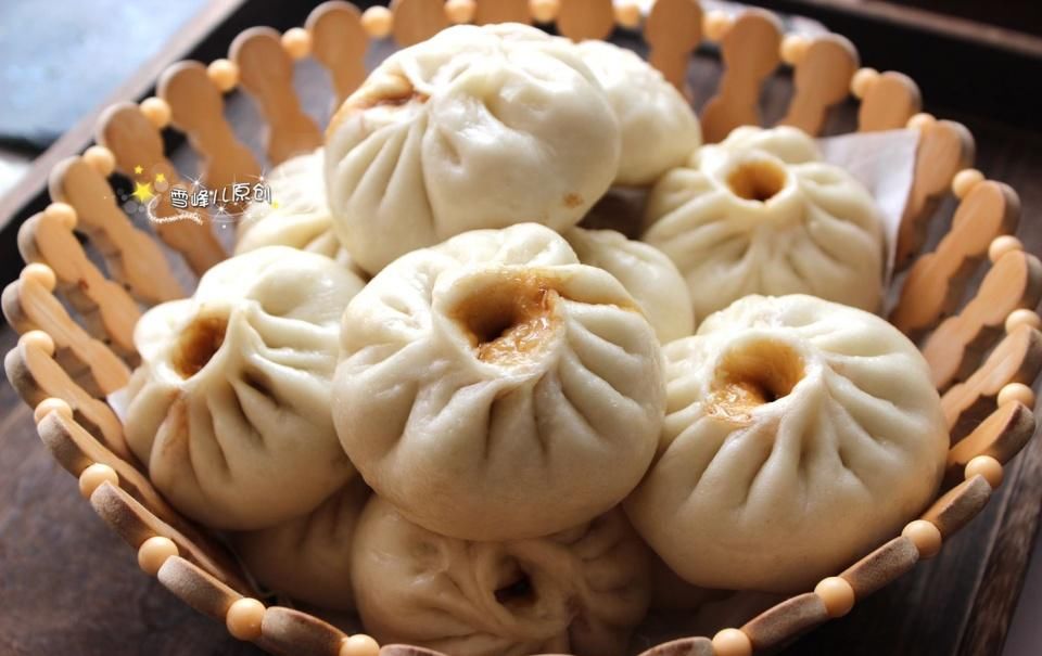 包子|蒸包子冷水上锅还是热水上锅？这些做对了不萎缩不塌馅，暄软好吃