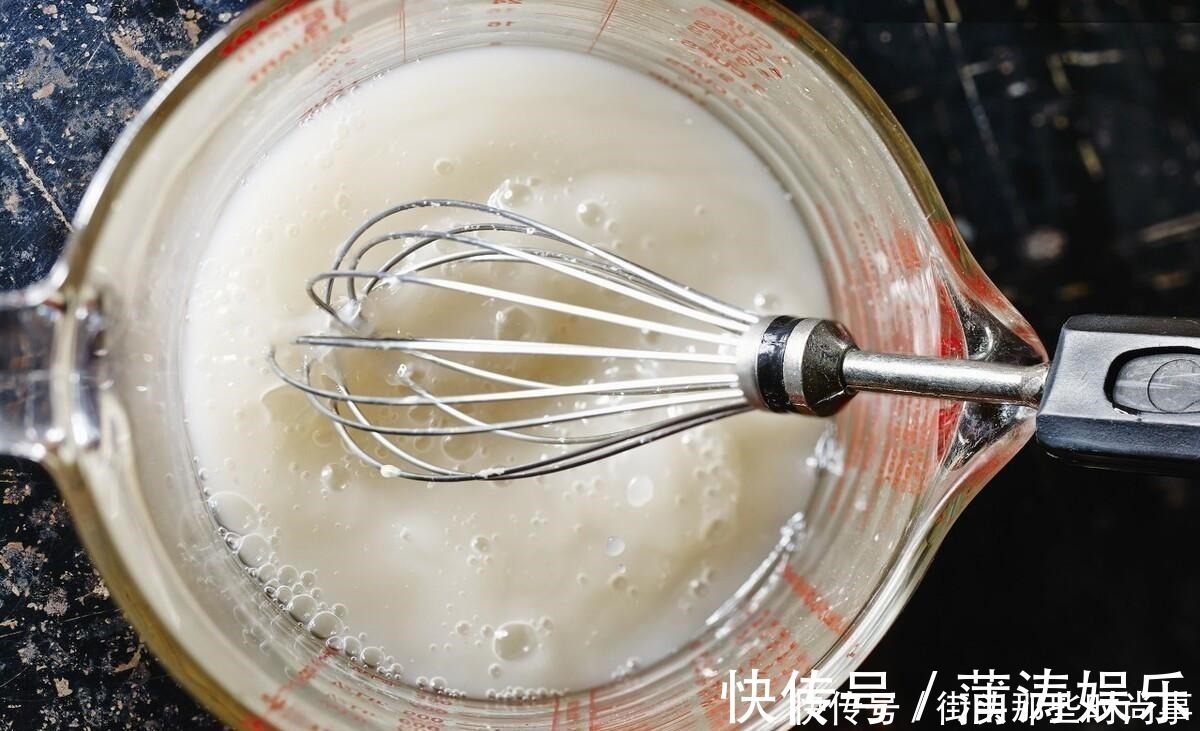 酵母粉|发面,直接加酵母粉是外行,学会这样做,面发得又快又好