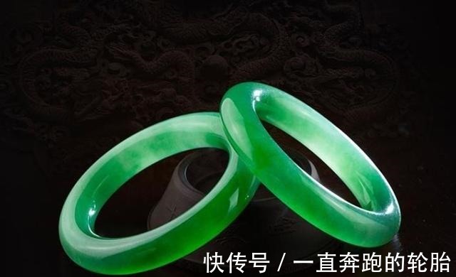 测量方法 面对不同的翡翠首饰,我们该如何进行挑选呢!