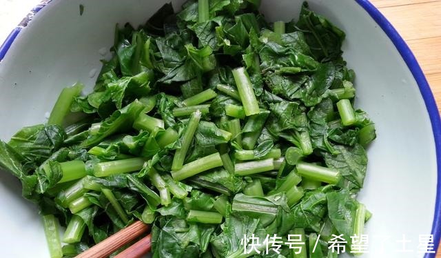 蔬菜|秋季,这蔬菜遇见别错过,做法特简单,学生娃多吃,对视力有好处!