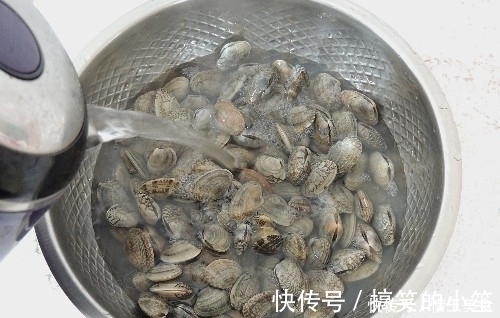 4g|炒花甲别再焯水了，只需1步，肉质鲜嫩无泥沙，香辣开胃超好吃