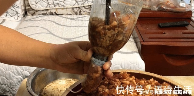 想灌香肠的要收藏!这配方我用了15年,没有腥味,腊肠嚼劲十足