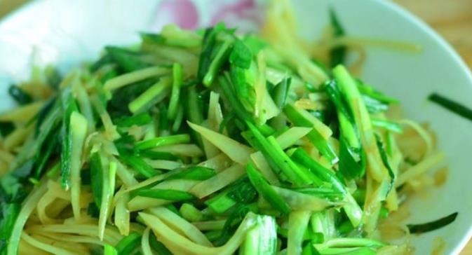  土豆加此物一起吃，下饭又美味，排出体内垃圾，清肠瘦身又细腰