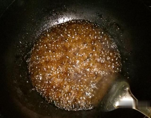 半碗面粉加2个鸡蛋做成小零食，口感酥松绵软，老人孩子都爱吃