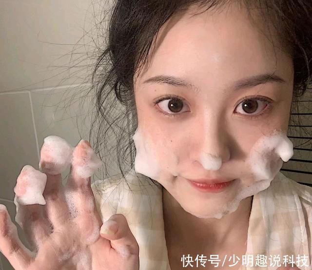 致癌物|洗面奶“成分”中查出致癌物!看看你的“常用”款上黑名单了吗