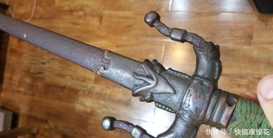 为了对付武士刀,日本古代警察将源自中国的“铁尺”纳为常备武器