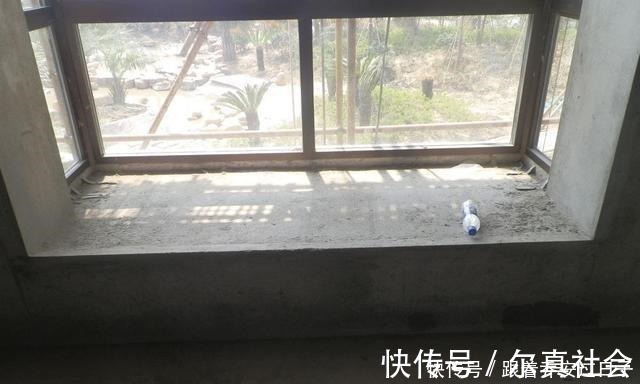 功能区|内飘窗不一定要砸，换种思路吧！架个书桌装个储物柜，多个功能区