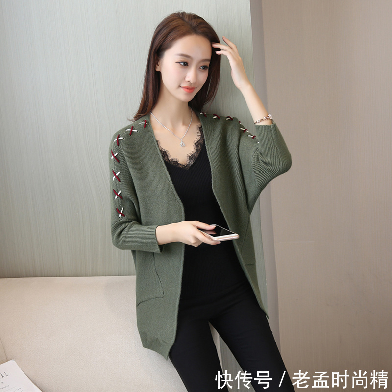 针织开衫|怀孕了也要美美的拍照,不用化妆就可衬托出孕妈的美,这样穿超美