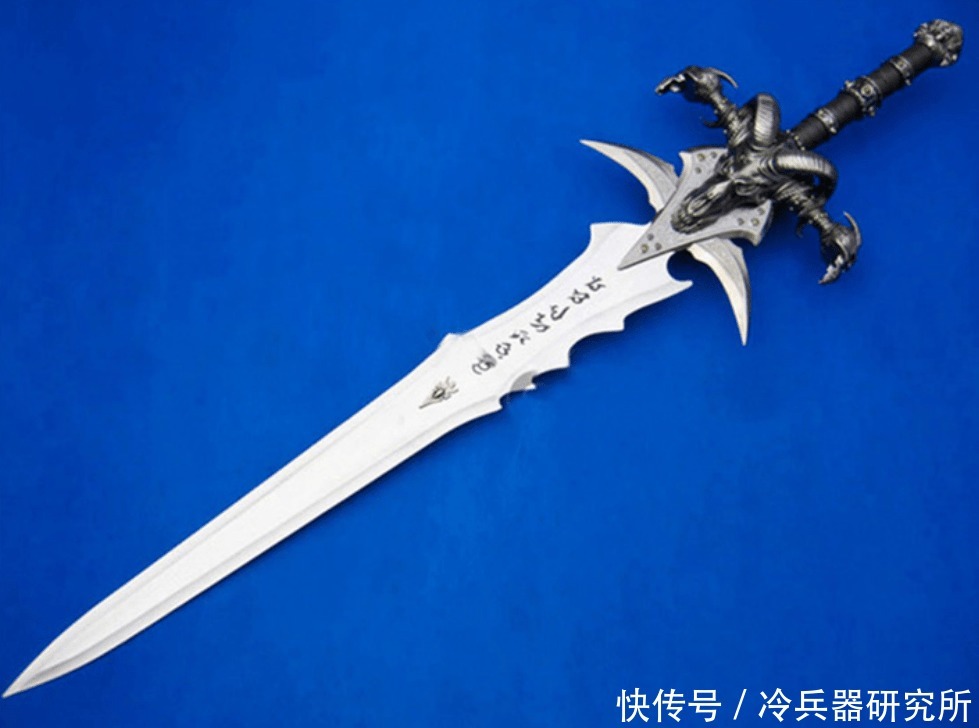 舍施尔弯刀|古代有削铁如泥的神兵利器?现代制造的刀剑回到过去能否大杀四方