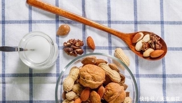 糖尿病友|糖尿病人睡前加一餐,稳糖又安全,加餐用好四类食物