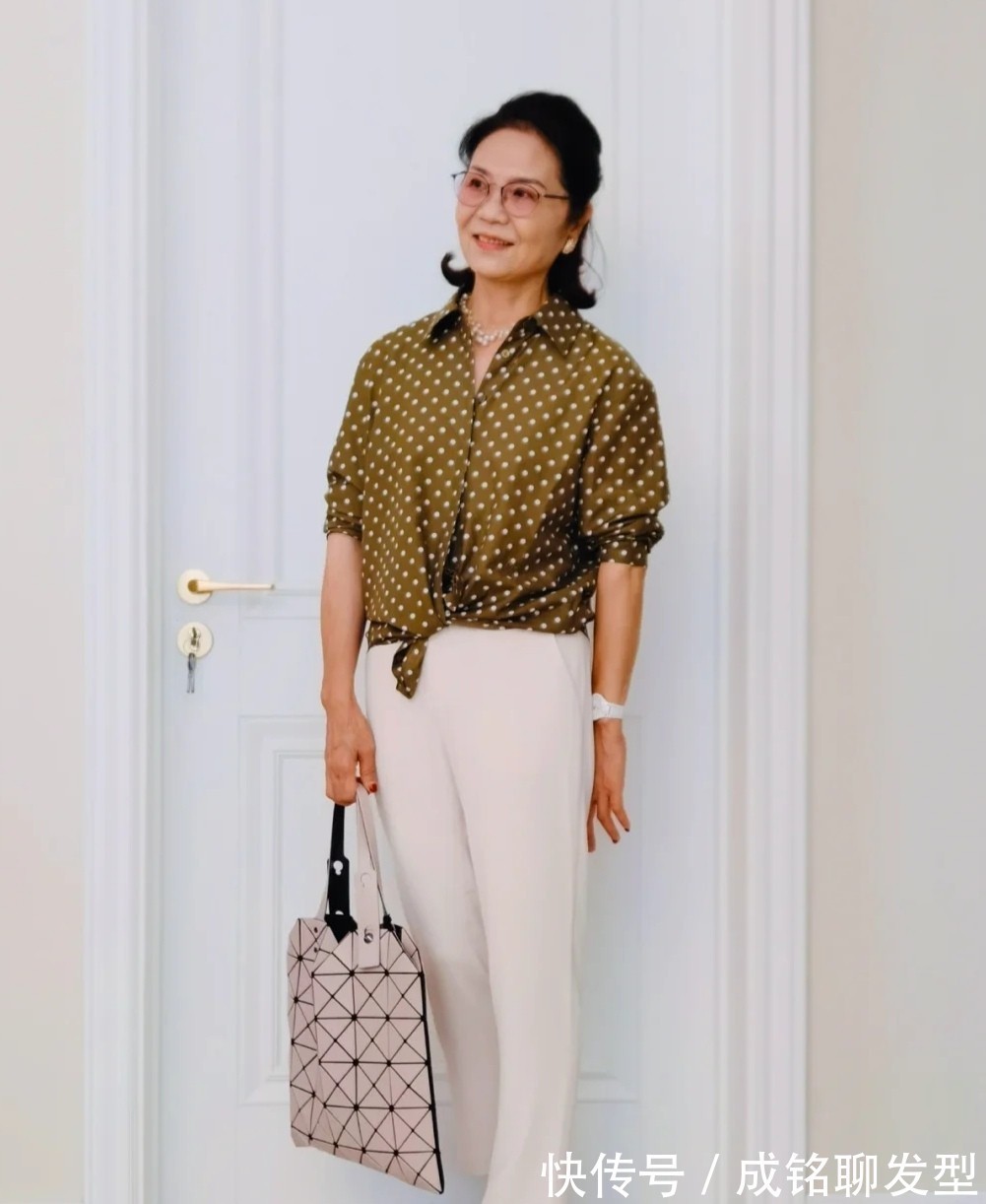 东方女性|被这些65岁的奶奶圈粉,样貌平平身材一般,却能穿出别样的优雅感
