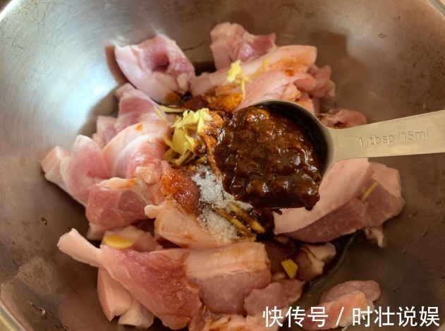 腌制|做粉蒸肉,最忌裹米粉直接蒸,多做关键2步,软糯入味,还不油腻
