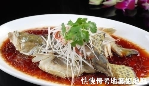 饭店大厨做的“清蒸鱼”好吃不腥,原来多了这一步,学到赚到