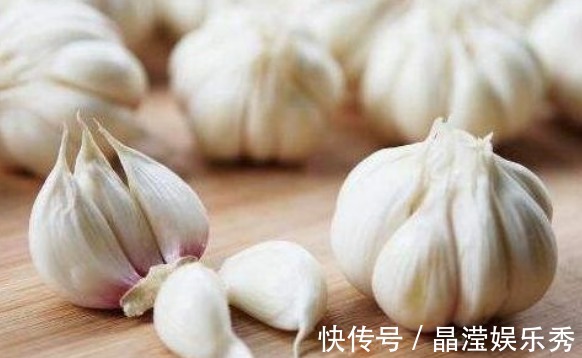 禁忌|常吃大蒜有益健康,然而吃错会伤身,吃大蒜的禁忌,望你一条不犯
