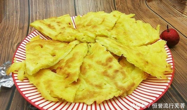 冬天,吃油条不如吃它,做1次不到3块钱,一拌一烙金黄酥脆超香