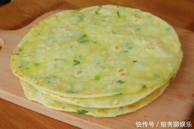 面粉|我家面粉从不蒸馒头,教你特色吃法,葱香味十足,家人都夸好吃