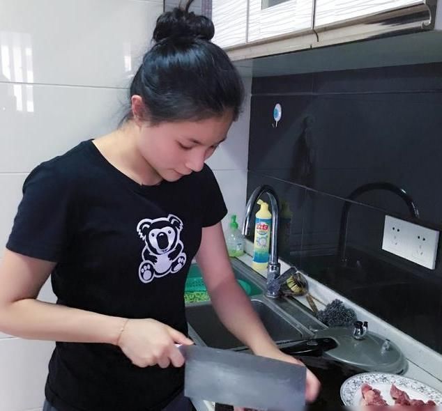 秦凯|参观何姿和秦凯的豪宅,被誉为奥运冠军情侣,如今住着豪华的房子